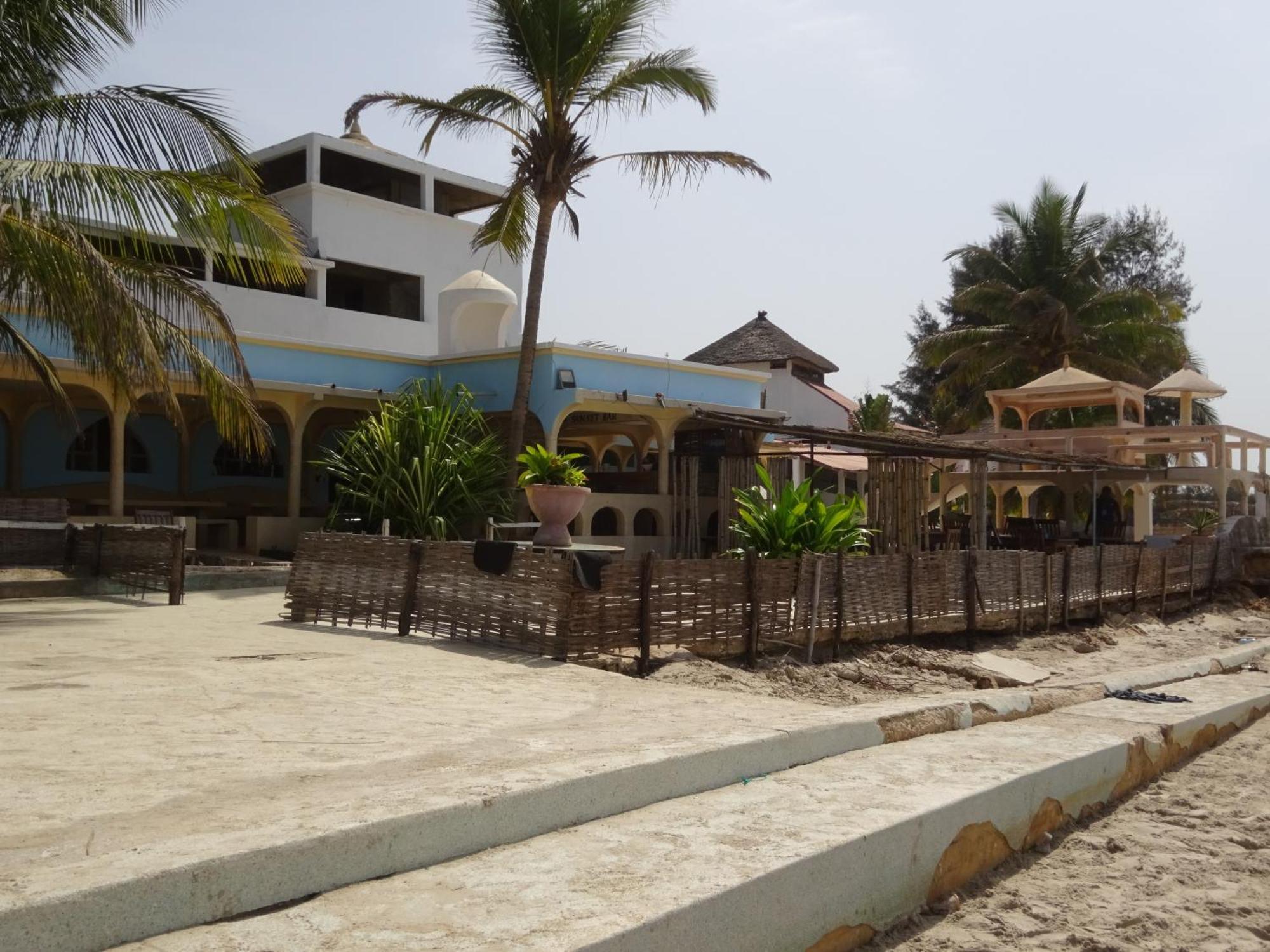 Hotel Du Bar De La Mer Cap Skirring Kabrousse エクステリア 写真