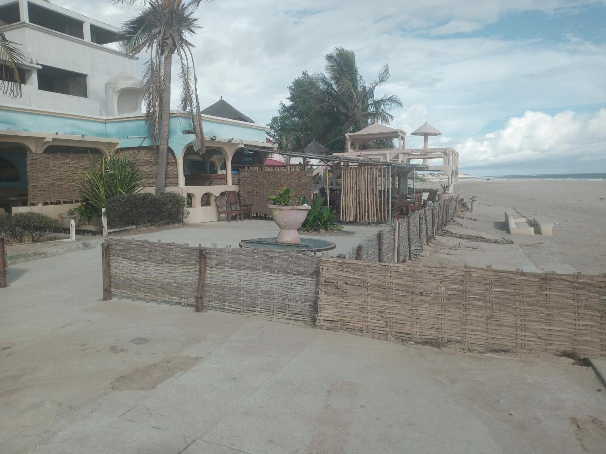 Hotel Du Bar De La Mer Cap Skirring Kabrousse エクステリア 写真